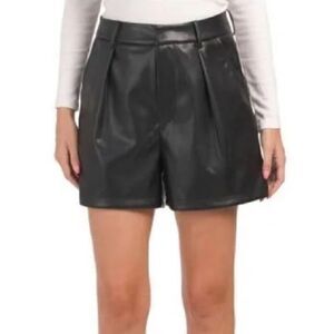 7 For All Mankind Faux Leather Pleated Shorts Size Large Black